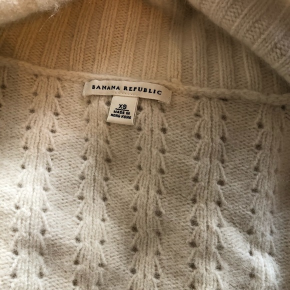 banana republic off the shoulder Fleese sweater - Picture 2 of 4